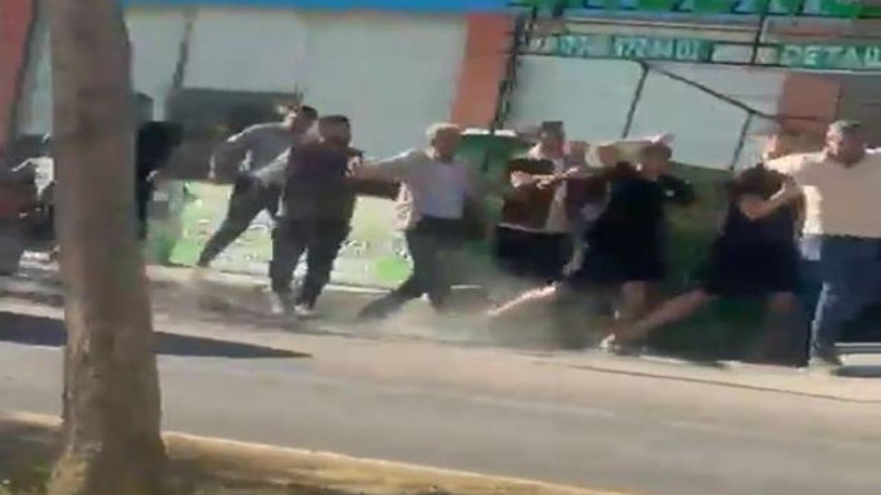 Şanlıurfa’da meydan kavgası: Baba ve oğul saldırıya uğradı