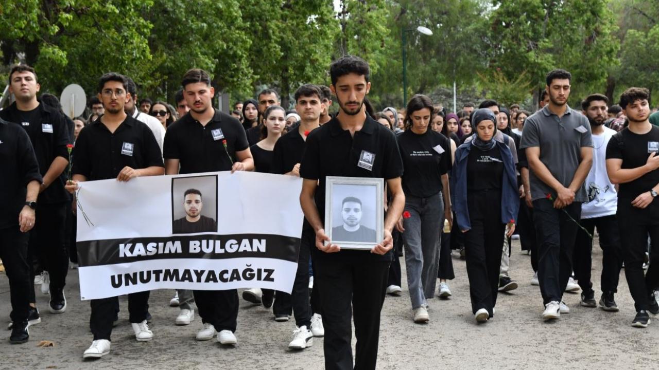 Şanlıurfalı öğrenci için sessiz yürüyüş ve anma töreni düzenlendi