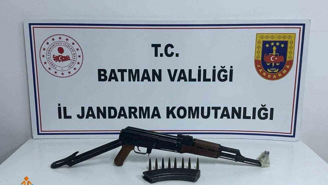 Silah kaçakçıları suçüstü yakalandı