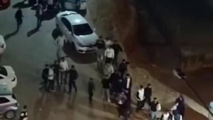 Sopa, tekme ve yumruklu kavga anları kamerada