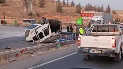 Suruç yolunda ticari araç takla attı