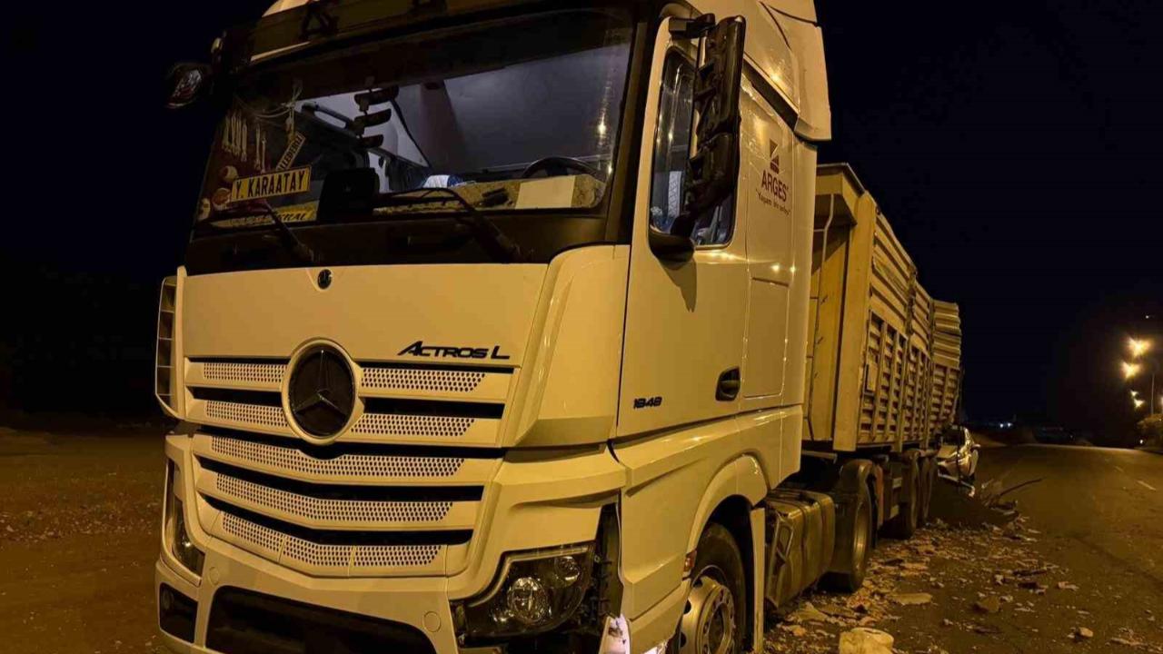 Tır ile otomobil çarpıştı: 2 yaralı
