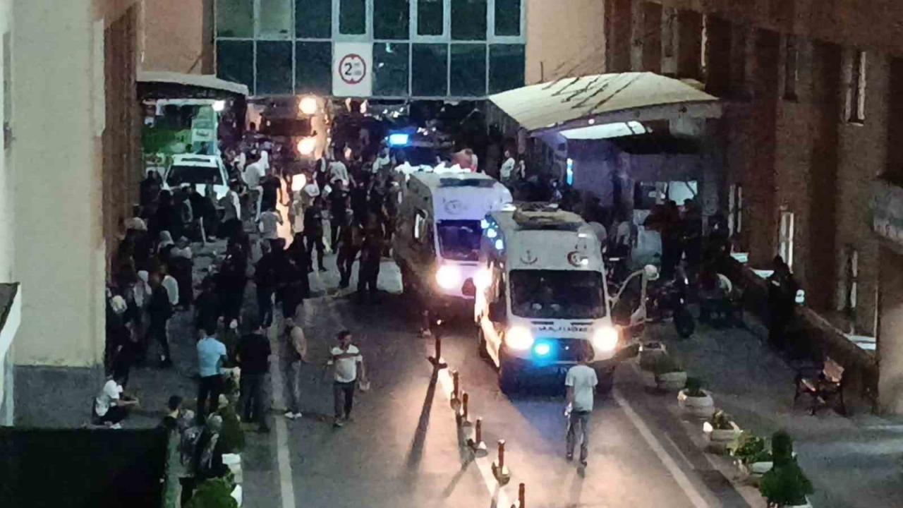 Trafik kazası sonrası bıçaklı kavga: 2 yaralı