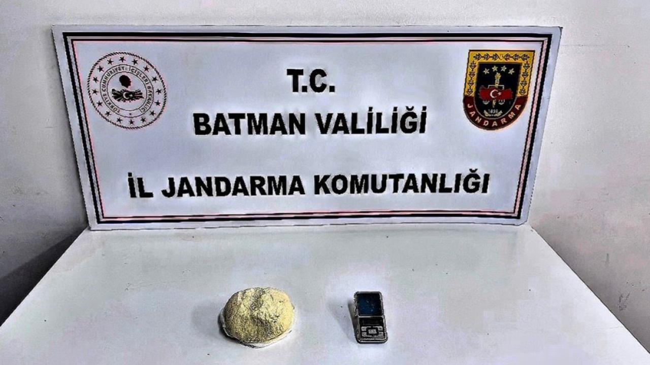 Uyuşturucu satıcılarına darbe: Piyasa değeri 38 milyon lira olan uyuşturucu ele geçirildi