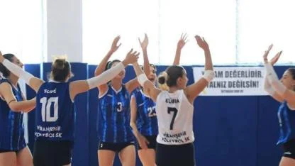 Viranşehir Kadın Voleybol Takımı 2'de 2 yaptı