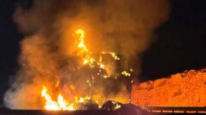 Viranşehir-Şanlıurfa karayolunda tır alevlere teslim oldu