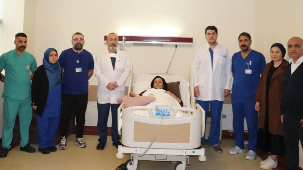 15.8 kiloluk dev tümör tek operasyonla çıkarıldı