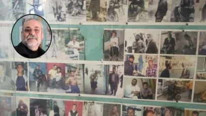 1973 yılından beri Delilerin resimlerini çekerek arşivliyor