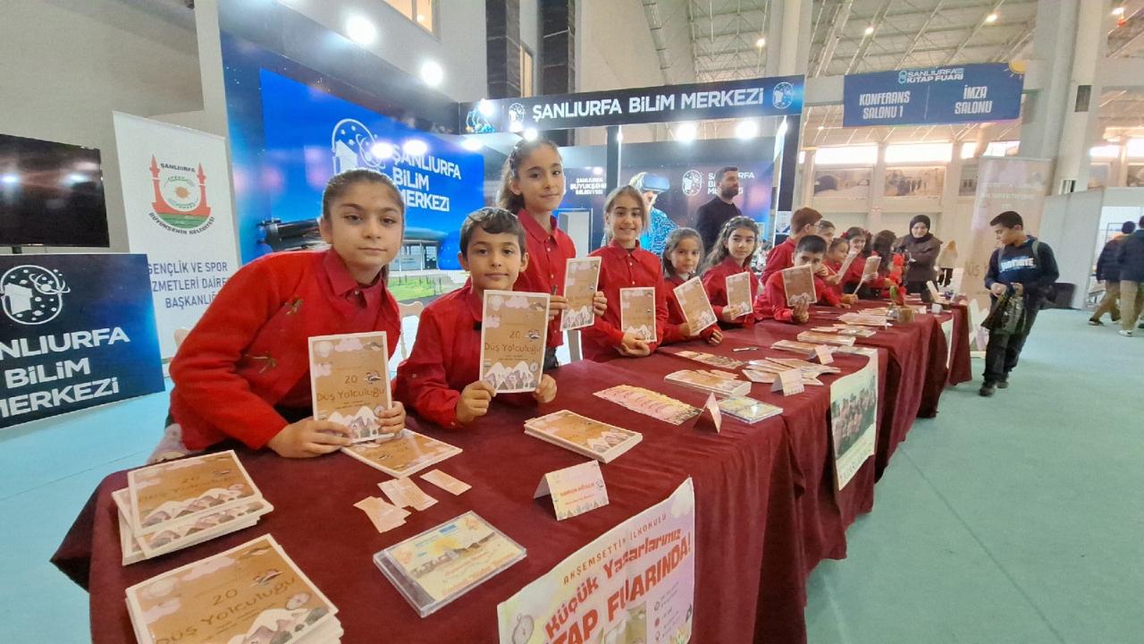 20 minik yazar, çıkardıkları kitabı okuyucularla buluşturdu