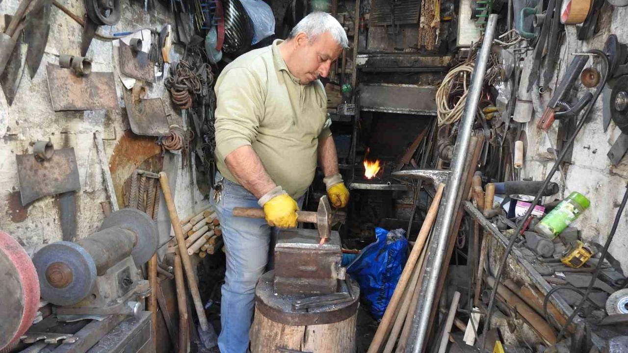 28 yıllık demirci ustasının meslek sevdası