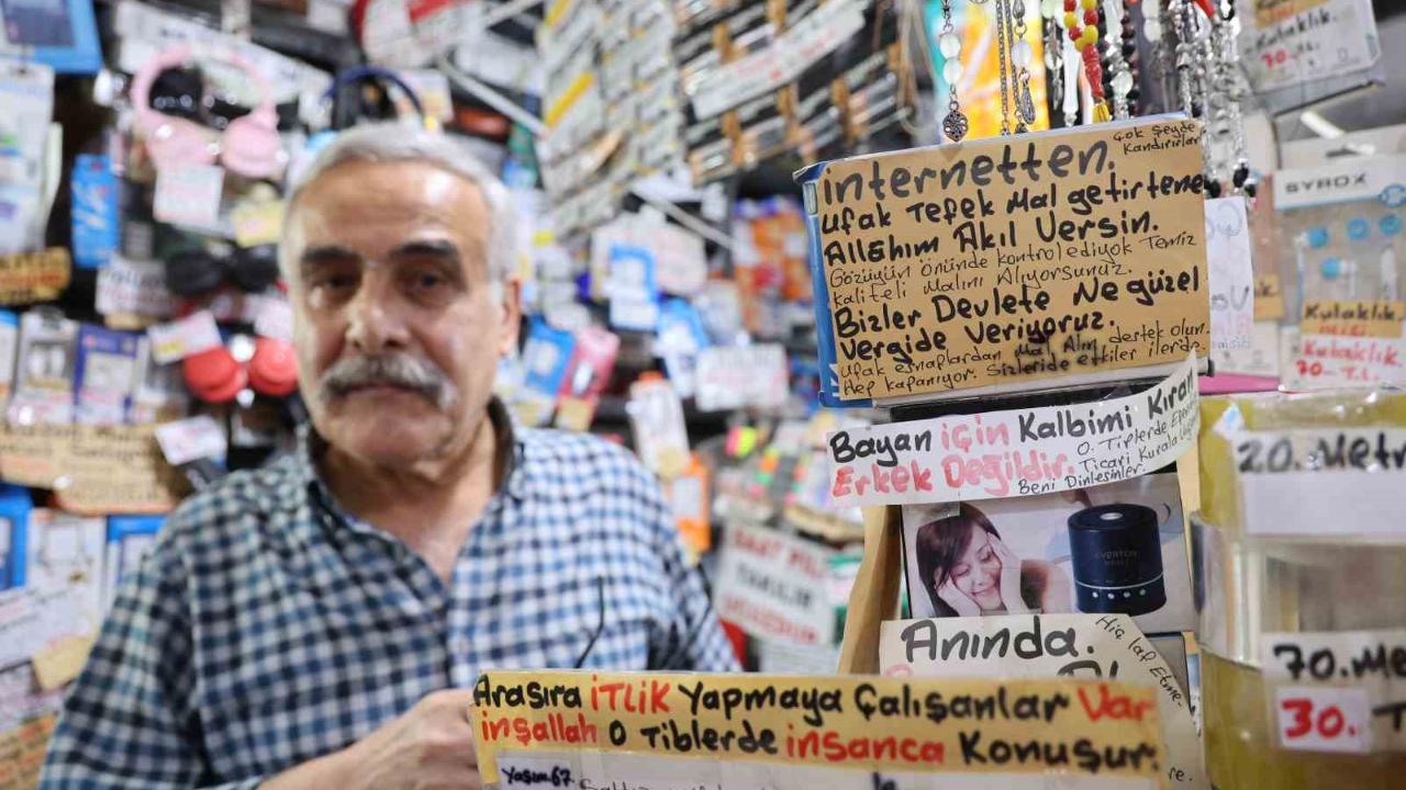 44 yıllık esnafın hayat dersi yazıları dikkat çekiyor