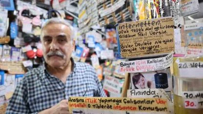 44 yıllık esnafın hayat dersi yazıları dikkat çekiyor