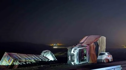 5 araçlı zincirleme kaza: 3 ölü, 14 yaralı