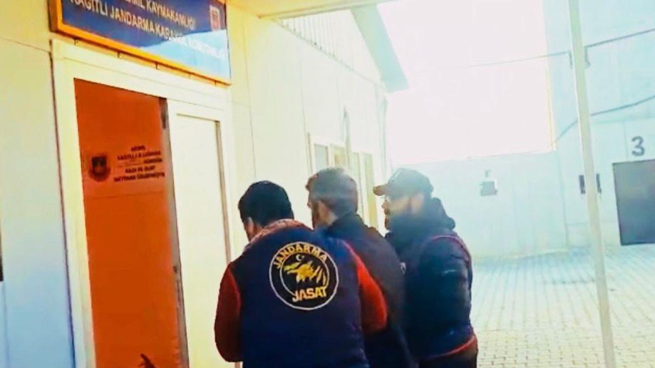 9 yıldır birçok suçtan aranan zanlı yakalanarak tutuklandı