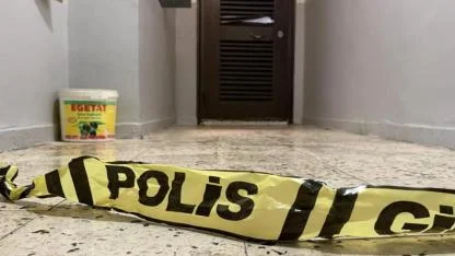 Annesi ve ağabeyini öldüren şahısla ilgili şok gelişme: Halüsinasyonlar görüp kızları tehdit etmiş