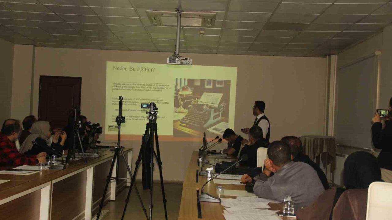 Basın mensuplarına &quot;Bağımlılıkla Mücadele ve İntiharı Önleme&quot; eğitimi