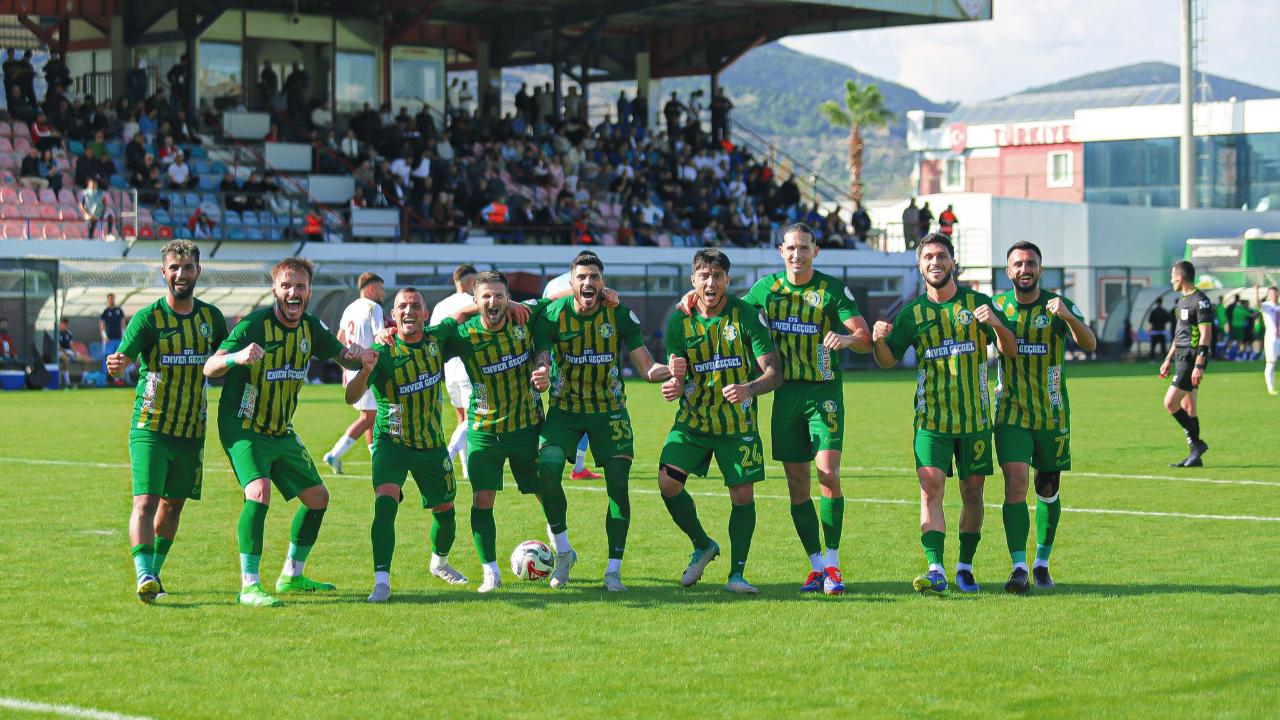 Batmane&#039;li liderlik kutlaması