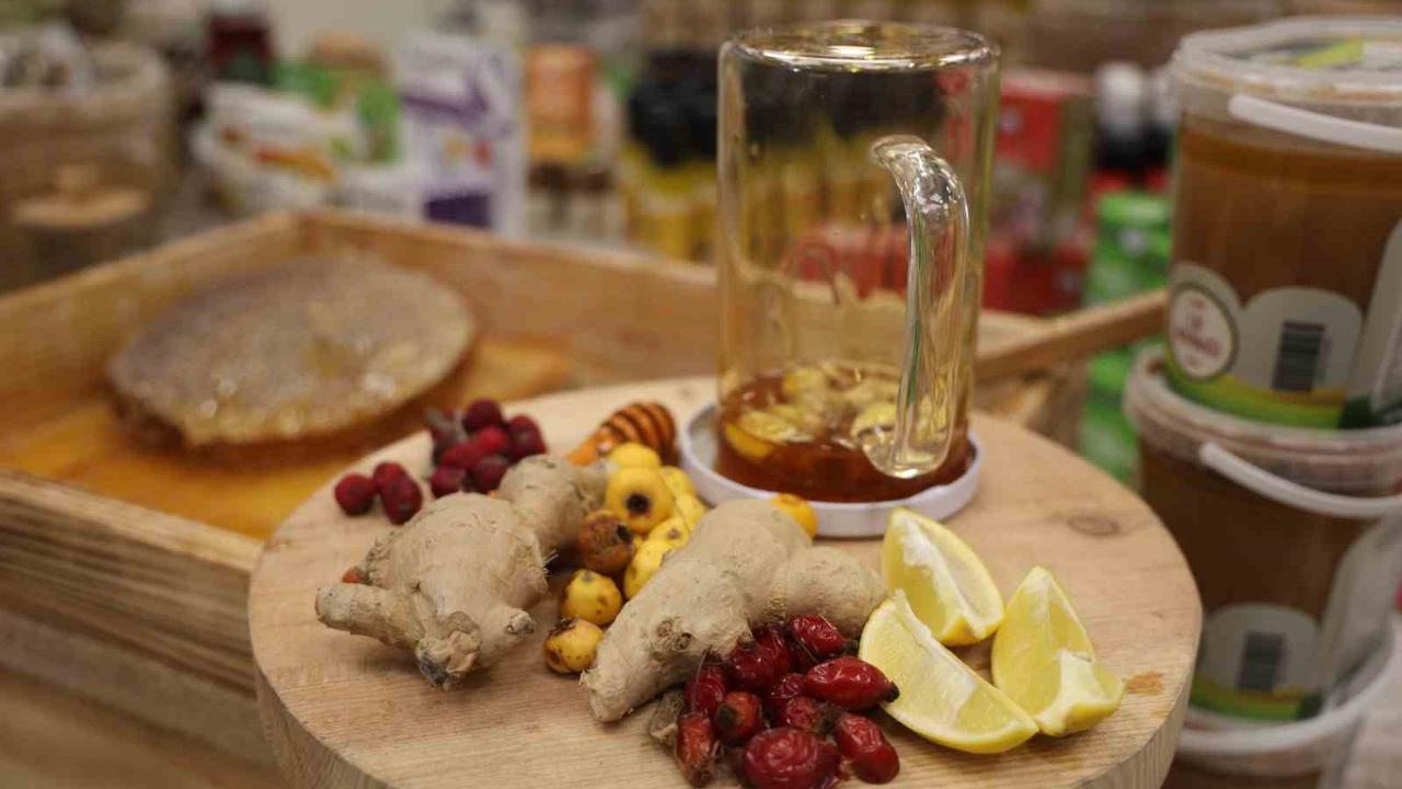 Boğaz enfeksiyonuna karşı zencefil ve bal karışımı