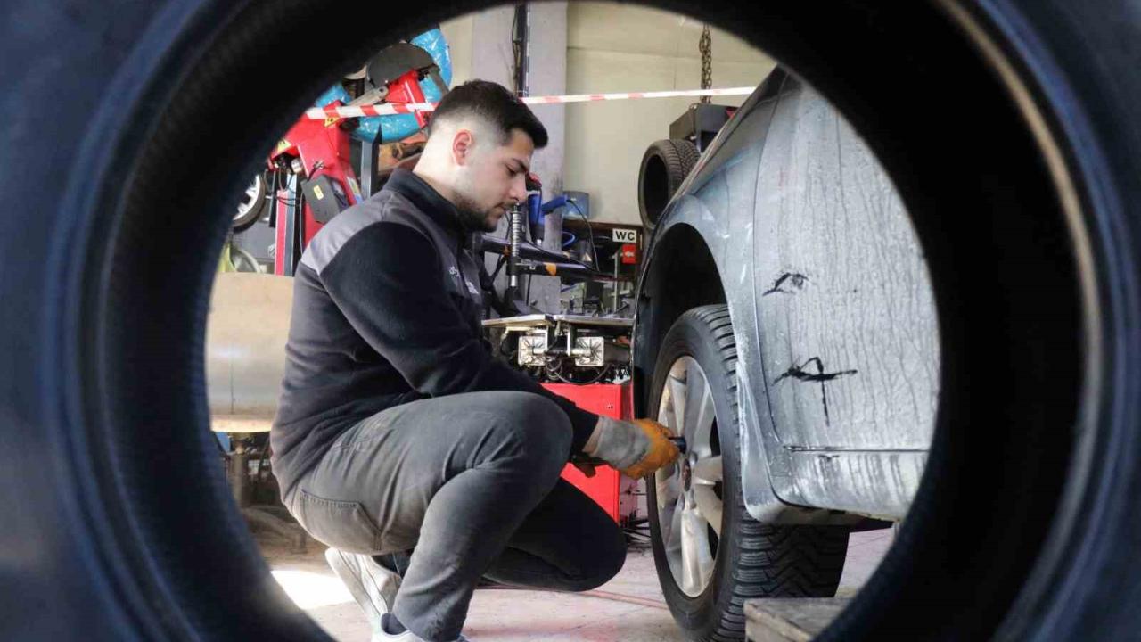 Ceza yemek istemeyen sürücüler dikkat: Zorunlu kış lastiği uygulaması başladı