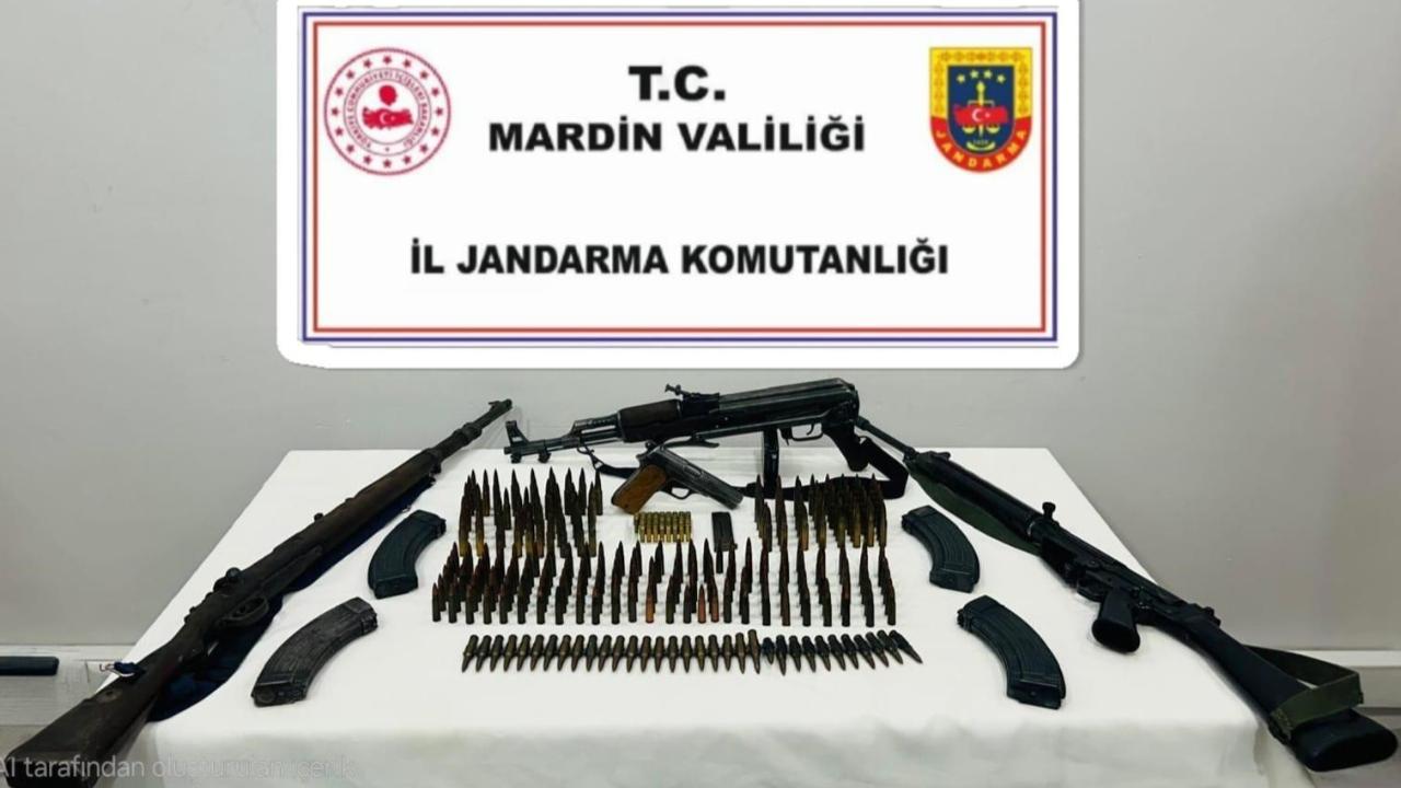 Çok sayıda kaçak silah ve mühimmat ele geçirildi