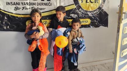 Fecr İnsanı Yardım Derneği, yetimlerin yüzünü güldürdü