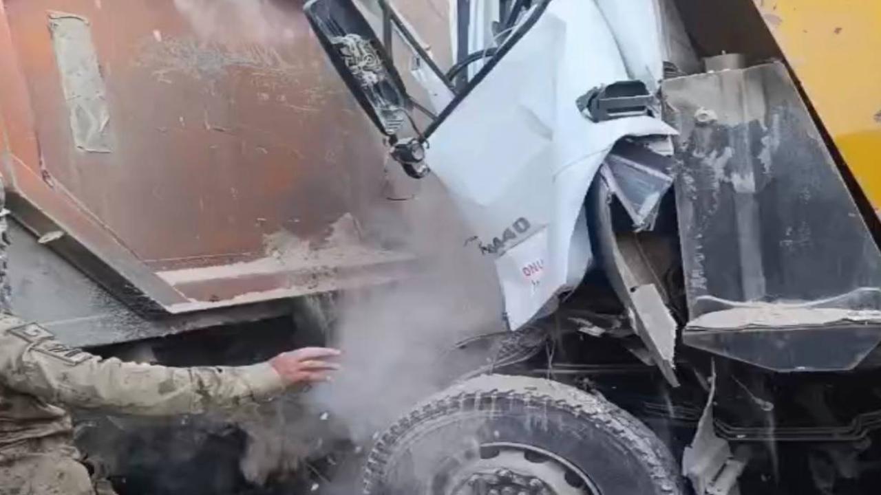 Freni patlayan kamyon, hafriyat kamyonuna çarptı: 1 ölü