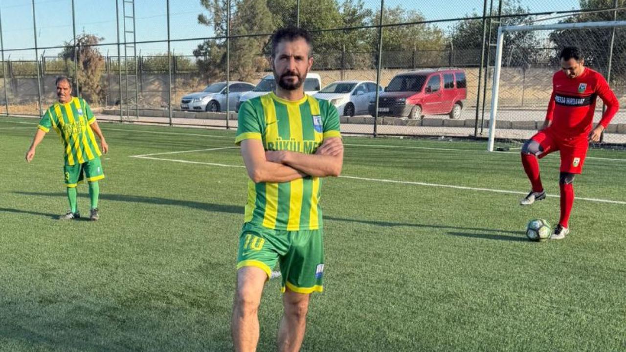 Futbol aşağı ‘Şota Ahmet Türkmen’