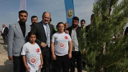 Gülpınar, “Milli Ağaçlandırma Günü'nde fidan dikti