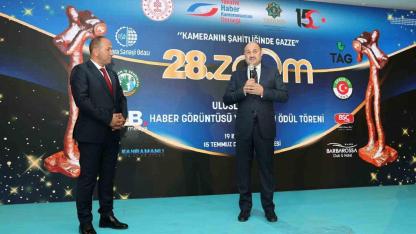 Gülpınar’a yılın en şeffaf belediye başkanı ödülü