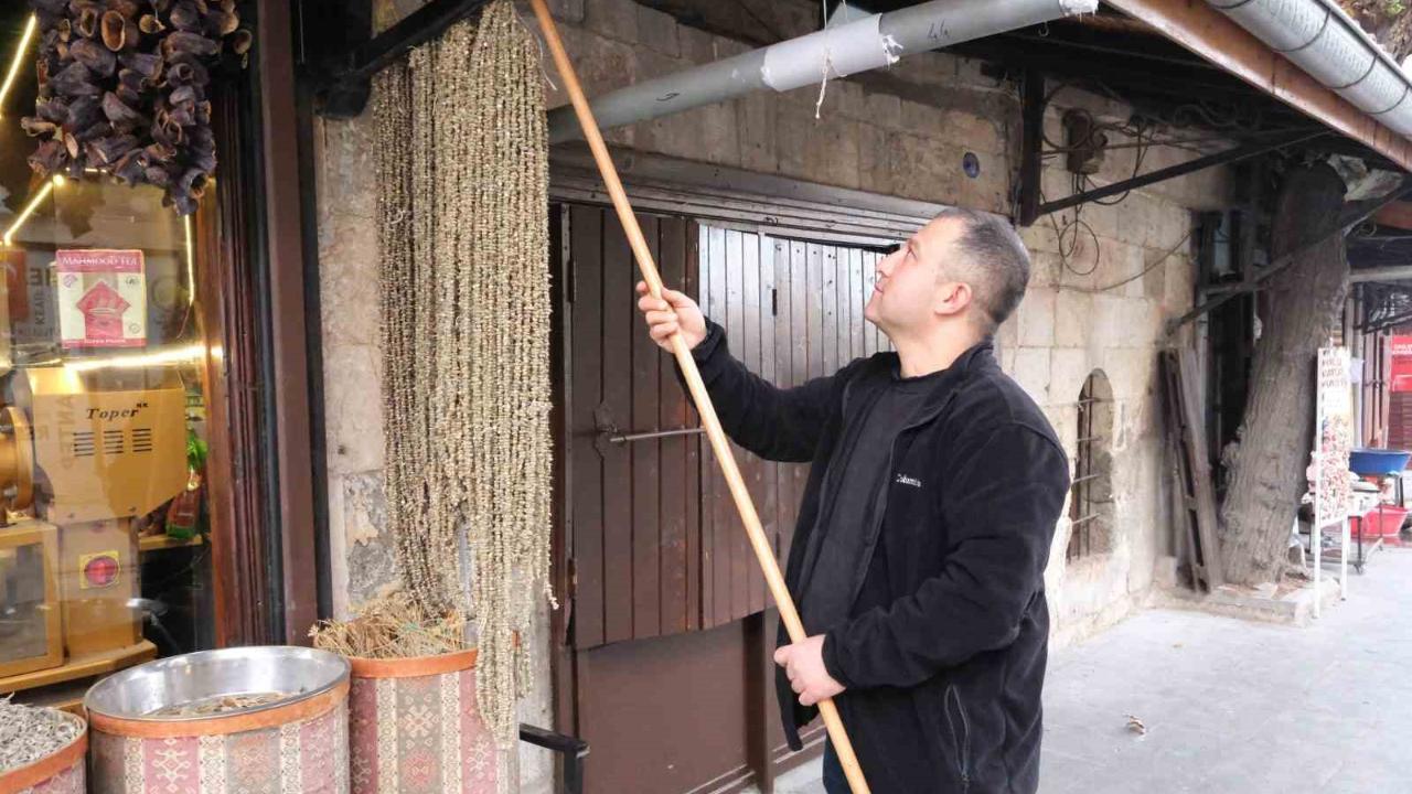 Kışın vazgeçilmezi kuru bamya 2 bin TL’den tezgahta