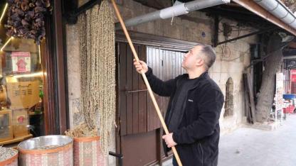 Kışın vazgeçilmezi kuru bamya 2 bin TL’den tezgahta