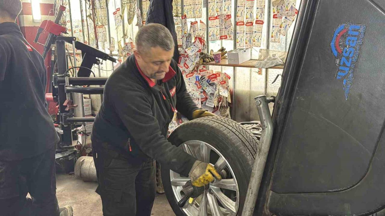 Lastikçilerde son gün yoğunluğu