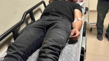 Motosiklet devrildi: 2 yaralı