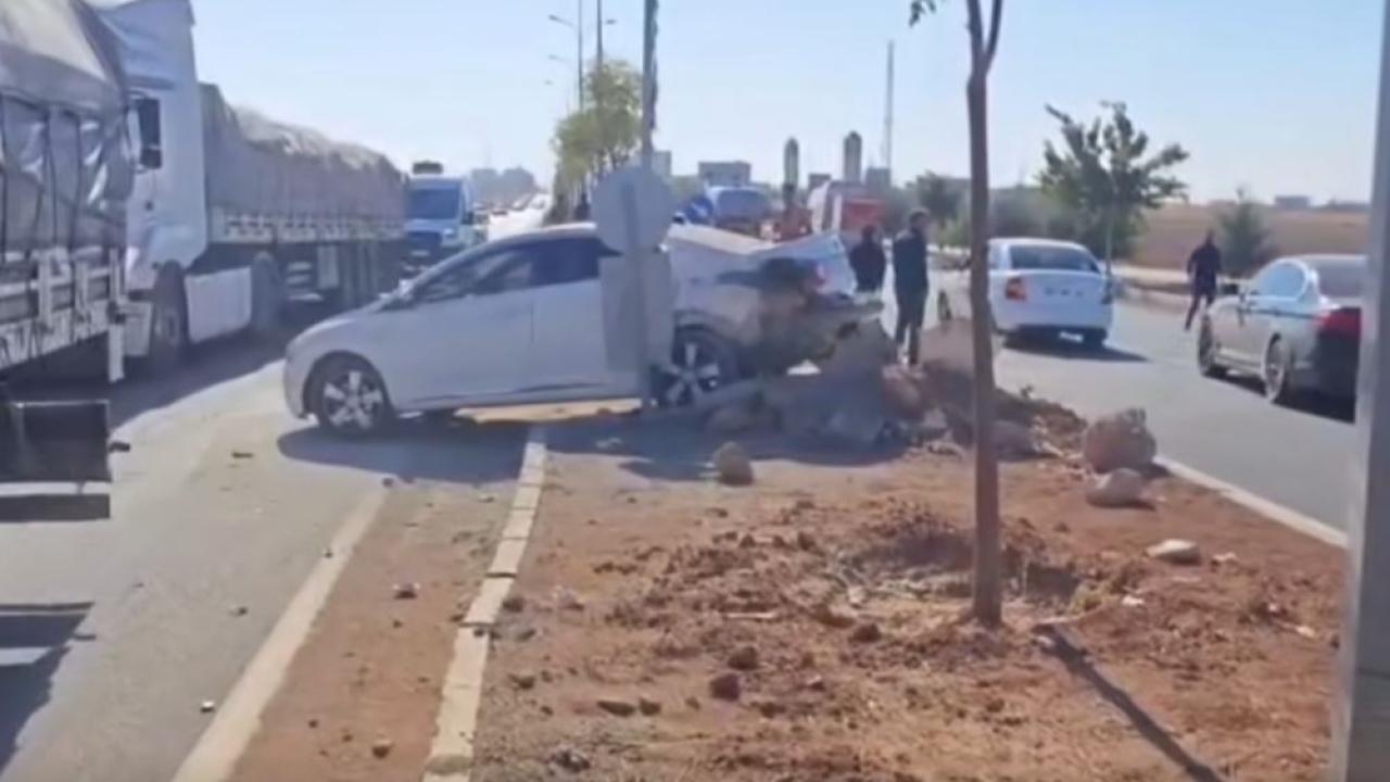 Şanlıurfa’da iki otomobil çarpıştı: Yaralılar var