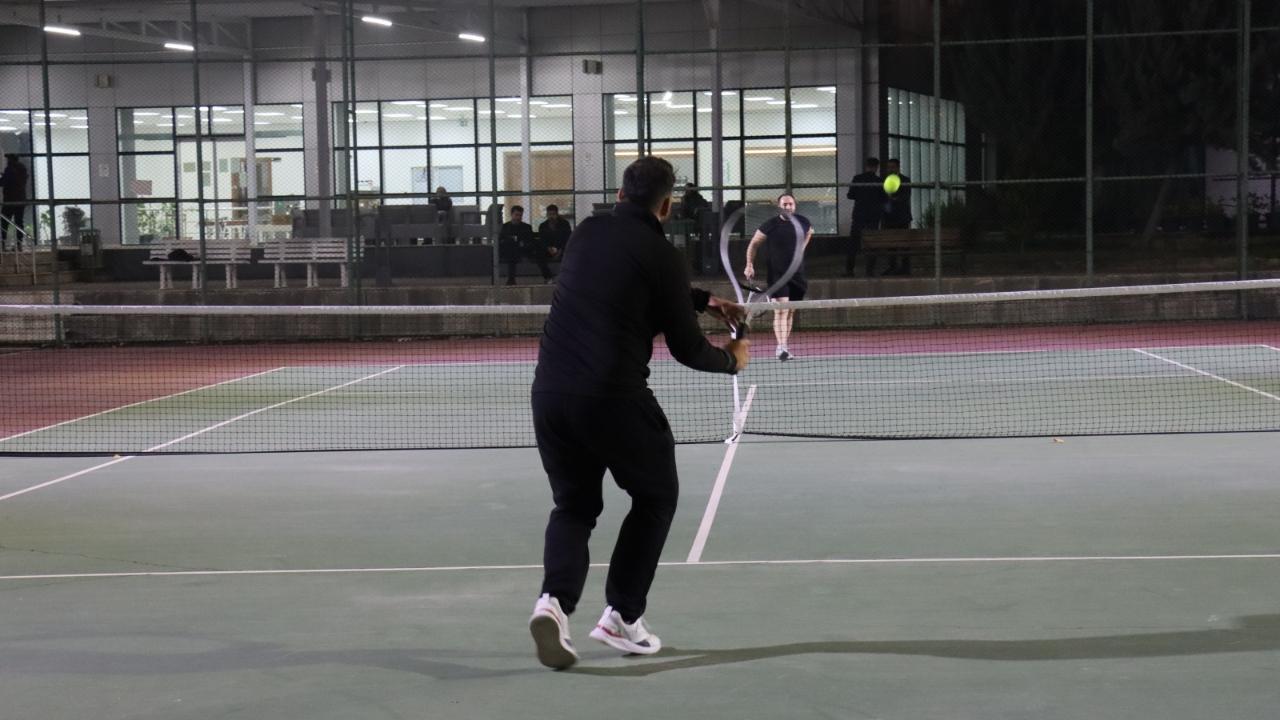 Şanlıurfa’da Öğretmenler kortta buluştu