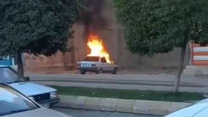 Şanlıurfa'da park halindeki otomobil alev topuna döndü