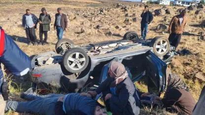 Takla atan otomobilde aynı aileden 4 kişi ağır yaralandı