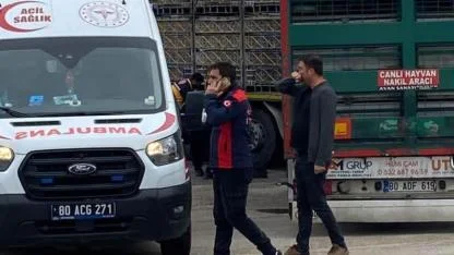 Tırın altında kalan yaşlı adam hayatını kaybetti