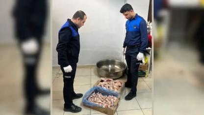 Şanlıurfa'da kokmuş tavuk ele geçirildi