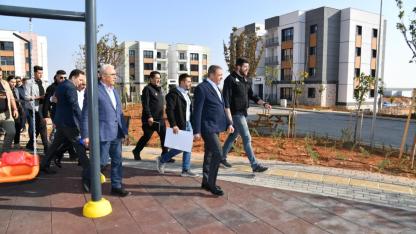 Vali Şıldak, deprem konutlarını inceledi