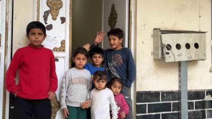 Zor şartlarda yaşayan 6 yetim çocuklu aile için yeni bir hayat başladı