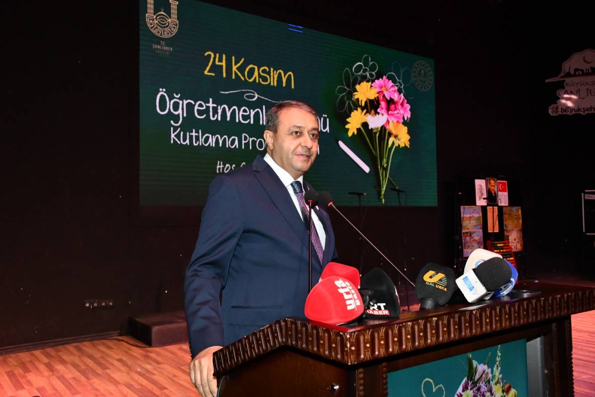 Emekli öğretmenler hizmet şeref belgesiyle onurlandırıldı