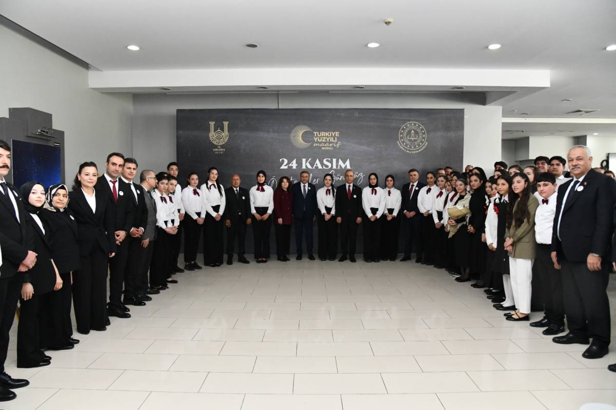 Emekli öğretmenler hizmet şeref belgesiyle onurlandırıldı