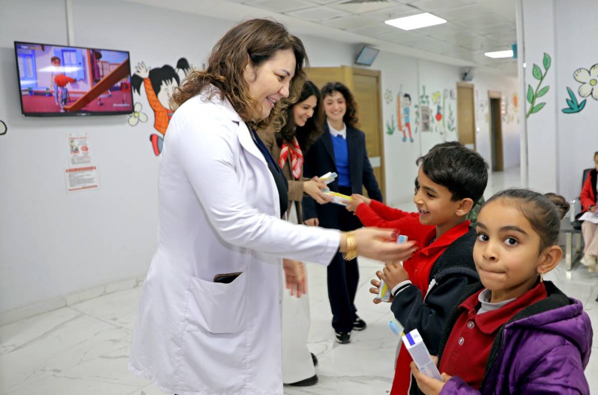 'Bugünün bakımı, yarının sağlıklı gülüşü'