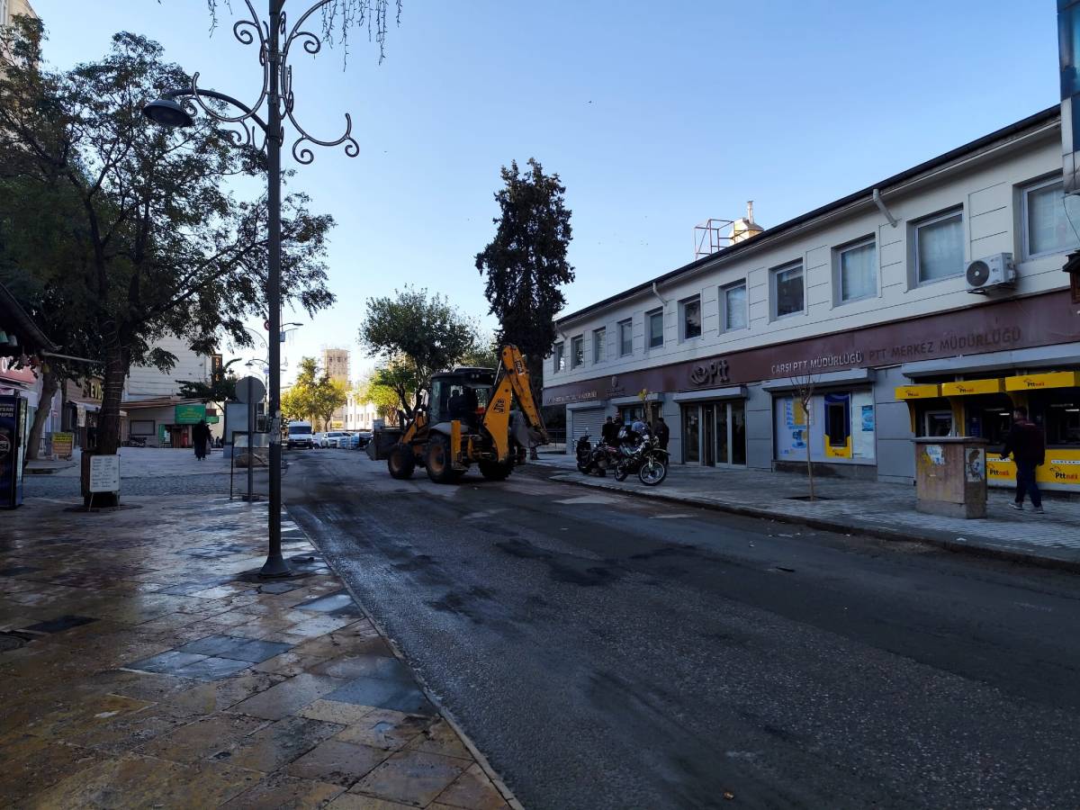 Divanyolu'nda yenileme çalışmaları sürüyor