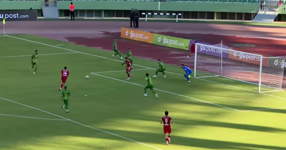 Şanlı takımın savunmasına bi haller oldu