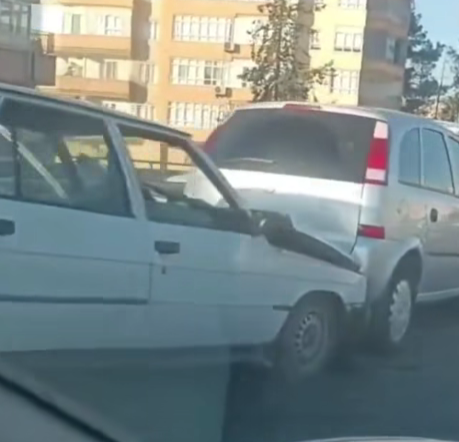 Şanlıurfa'da kaza: Araçlar birbirine girdi