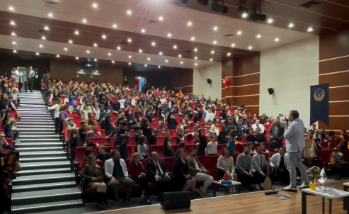 Tanju Çolak Şanlıurfa'da öğrencilerle buluştu