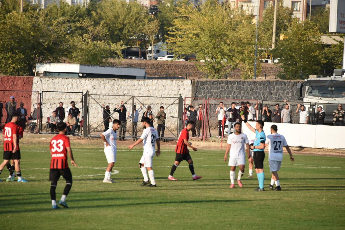 Siverek Belediyespor liderlik fırsatını tepti