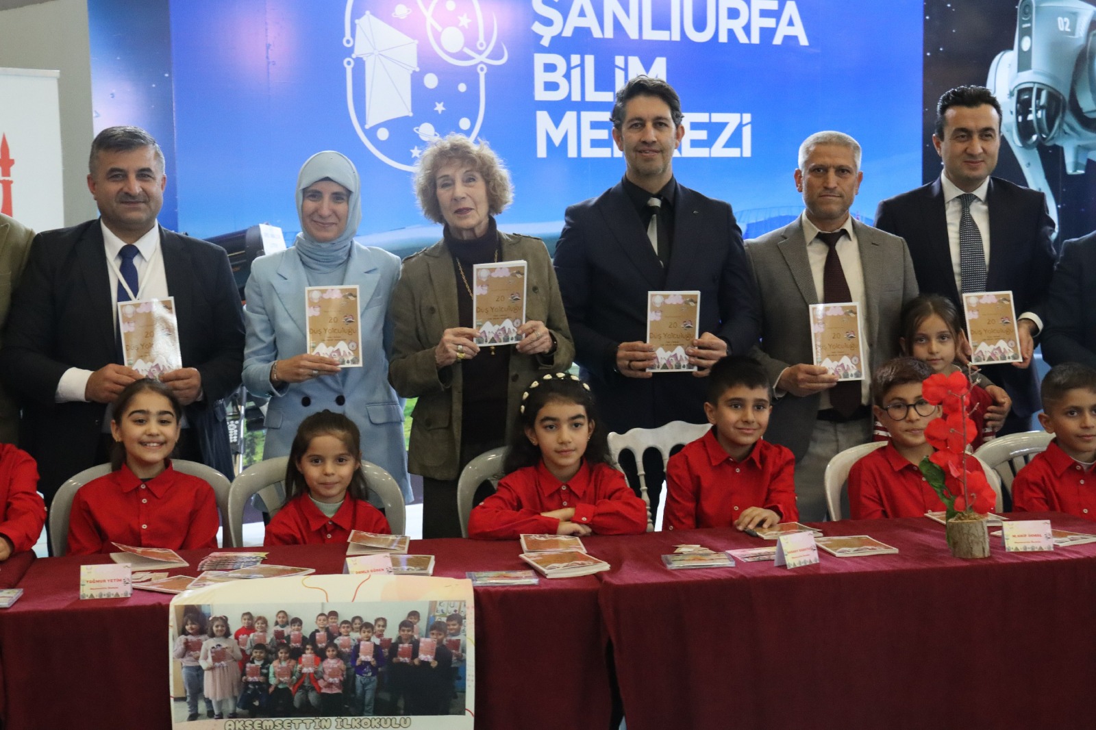 20 minik yazar, çıkardıkları kitabı okuyucularla buluşturdu